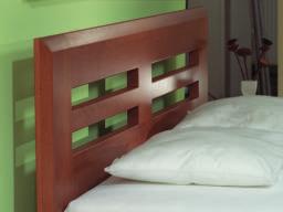 Tatiana Ostře řezané rovinné tvary dodávají této posteli vážnost a respekt.
