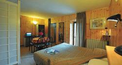 Bonusem CK Victoria je výlet na nejvyšší italskou horu Monte Rosa a pod Mont Blanc (Courmayeur). Rezidence Bellevue** v Antey Saint André (cca 8 km od lanovky Valtournenche a 1 km od Cervinie).