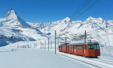 500 m 4 Vallées 4 údolí je rozsáhlá lyžařská oblast, ležící mezi švýcarsko-francouzskou hranící a hlavním městem kantonu Wallis Sionem.