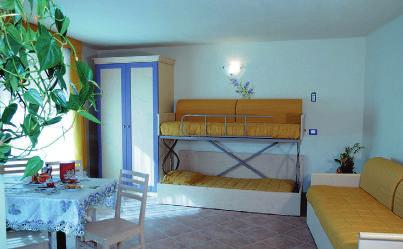 pohovkou pro 1 osobu, ložnice s manželskou postelí, WC/sprcha + fén, trezor, TV, někdy balkón. trilo (Ap. 6) pro 56 osob (5560 m 2 ) jako Ap.