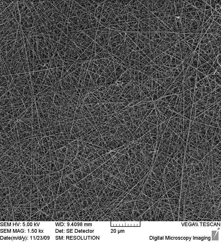Střední průměr nanovláken byl 150 nm a hustota vrstvy byla 2,5 g/m 2. Vzorek byl kruhového průřezu o průměru 48 mm (funkční část filtru měla průměr 38 mm).