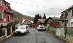 Pokračování ze str. 1 Jedním z bodů zasedání byla také rekonstrukce střechy tribuny místního fotbalového hřiště. Schválila se firma na demontáž staré střechy i zhotovitel střechy nové.