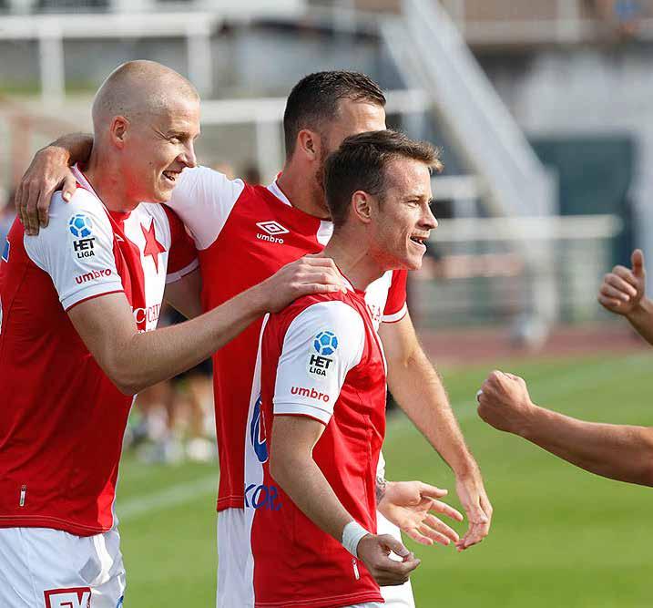 20 ROZHOVOR ROZHOVOR 21 Netuším. Jsem přesvědčený, že na Slavii fotbalově mám. Kdybych se vrátil a dostal příležitost, věřím, že bych se prosadil.
