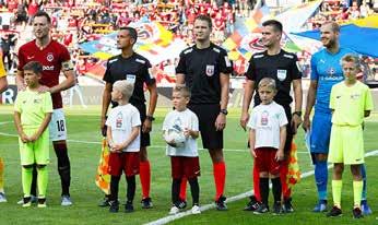 FOTOSTORY FOTOSTORY 34 35 Jak Sparta premiéry nezvládla 4)