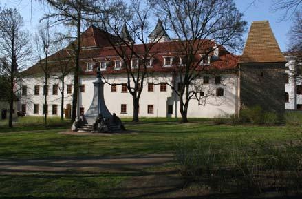 Zahrada spolku Klatovských karafiátů V roce 2010 provedlo město Klatovy stavební úpravy zahrady.