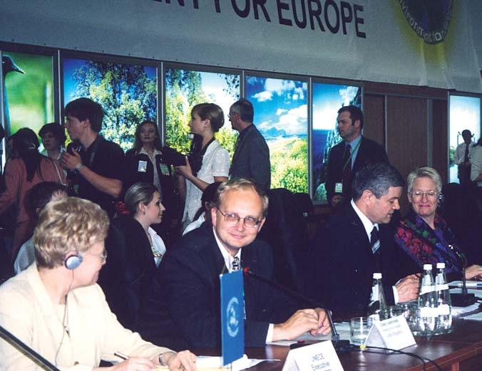 RÉSUMÉ: The European Union is one of the key players of the global and regional international environmental relations and of sustainable development agenda.