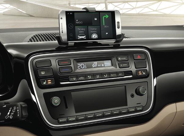 20 PŘIPOJENÍ S SEBOU V CITIGO si můžete vychutnat hudbu nebo získat klíčová jízdní data jediným pohybem prstu. Mobilní aplikace Move&Fun spáruje Váš smartphone s palubním počítačem.