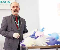 ročníku Colours of Sepsis byl již tradičně oblíbený sesterský workshop, kdy interaktivní formou připomněla pracovní Skupina Aesculap Academie Bezpečnost personálu účastníkům možnosti ochrany před