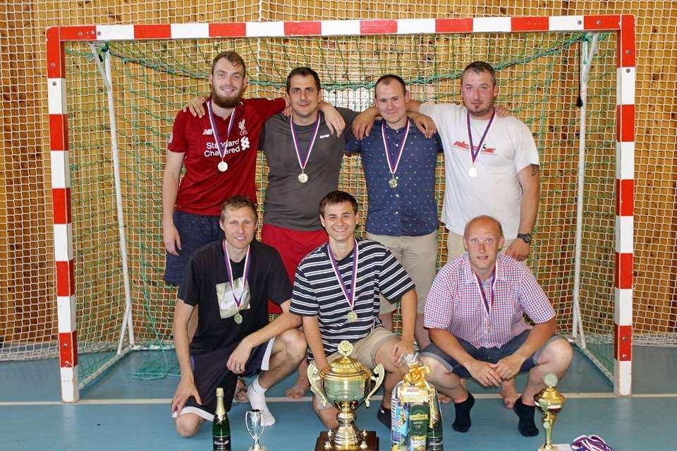 MŠ DUHA FUTSAL Zprávičky z naší školičky Záv rečnou besídku i školku v p írod máme úsp šn za sebou - užily si ji nejenom d ti, ale i my, dosp lí.