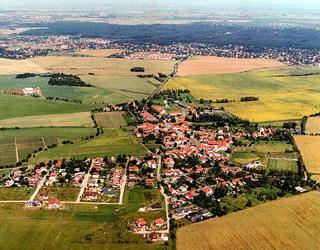 Kraj: STŘEDOČESKÝ Název ORP: BRANDÝS N.. STARÁ BOESAV Název POÚ: ÚVAY Kód obce: 538761 Počet k.ú.: 2 Počet částí obce: 2 Rozloha: 4,41 km 2 Počet obyvatel: 827 Starosta/ka obce: Ing.