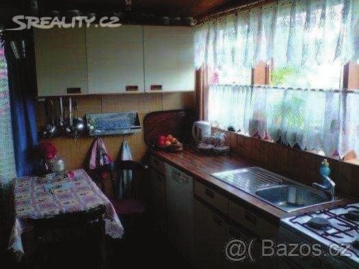 Budova: cihlová Stav objektu: dobrý Typ domu: p ízemní Podlaží po et: 2 Plocha zastav ná: 40 m² Plocha užitná: 46 m² Plocha pozemku: 320 m² Zdroj: Realitní kancelá Karel Fiala Pitkovická 563/9 100 00