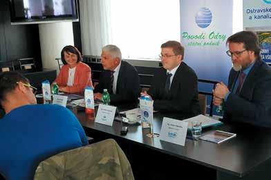 Tiskové konference se již tradičně zúčastnili čelní představitelé vodárenských společností: za OVAK a. s. Ing. Vojtěch Janoušek, generální ředitel, za SmVaK Ostrava a.s. Ing. Anatol Pšenička, generální ředitel, za Povodí Odry, státní podnik Ing.