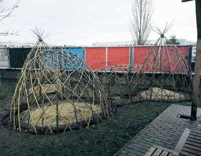 14 Akce / školství Ve školce Vandrovka vzniká neobvyklá zahrada Mateřská škola Vandrovka se úspěšně zabývá projektovou činností již od roku 2013 s cílem aktivního hledání doplňkových zdrojů