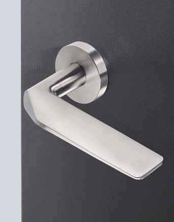 In Design & Funktion Sady klik Podle vašich individuálních přání Dveře Hörmann z oceli a ušlechtilé oceli se standardně dodávají s černou plastovou klikou s kruhovou rozetou, připravenou pro