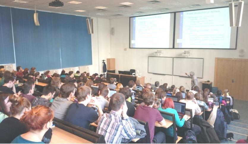 Soutěže a odborné konzultace pro veřejnost (2) Přednášky pro žáky ZŠ, SŠ (93) Workshopy a exkurze (5),