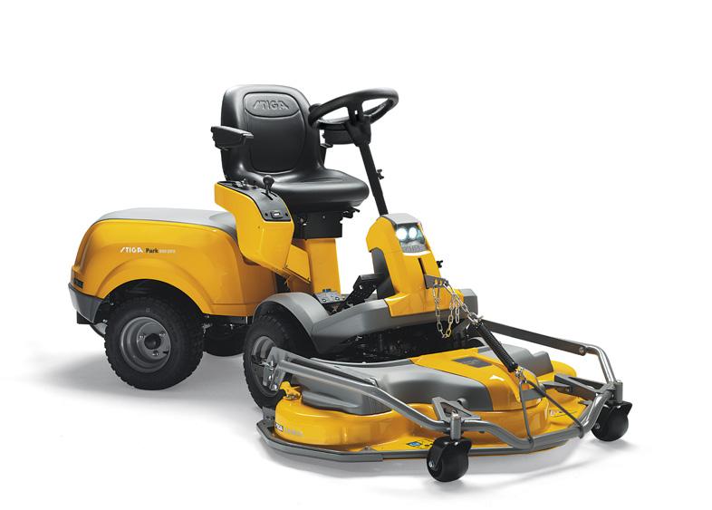 Park series 4WD 540 DPX Type P901 CH D TOSAERBA CON CONDUCENTE A BORDO SEDUTO SEKAČKA SE SEDÍCÍ OBSLUHOU HAVETRAKTOR/HAVETRAKTOR MED FRONTKLIPPER (FM) AUFSITZMÄHER (RASENMÄHER MIT FAHRERSITZ MIT