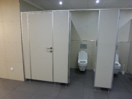 4 Zařizovací předměty WC kabiny OJ ENG (a) WC zavěšená mísa se sedátkem a poklopem v barvě bílé typ JIKA DEEP BY JIKA č. 820610 včetně sedátka č. 893610, instalační prvek typ GEBERIT DUOFIX + ovl.