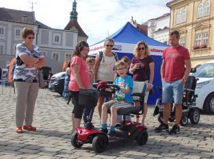 V roce 2018 jsme uskutečnili témě 100 výpůjček, 14 klientům jsme pomůcku dopravili až domů. Největší zájem byl jako každý rok o vysoká chodítka a mechanické vozíky.