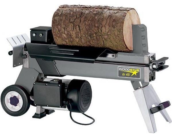 CÍL RÁCE, CHAREKTERITIKA A ŘEHLED VYRÁBĚNÝCH ŠTÍAČEK DŘEVA Obr.1- Horizontální štíač dřeva LH 45 VARIO Woodster [11] Mezi nejčastěji využívaný ty atří vertikální štíač dřevěné kulatiny.