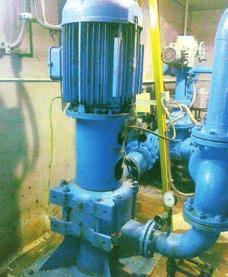 Přítok k turbíně je řízen přes servopohon regulačním segmentem turbíny. Provoz je plně automatický.
