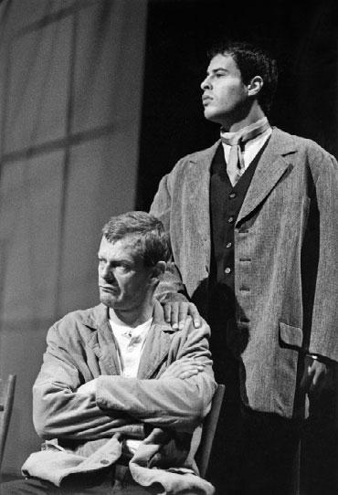 Martin Stránský (Hjalmar Ekdal) a Jan Maléř (Gregers Werle) bližších, ale především o sobě samotném.