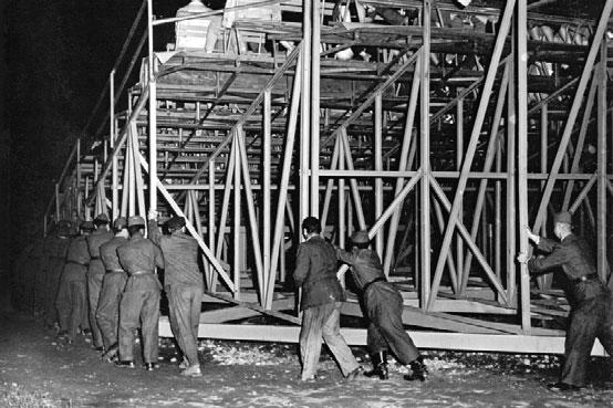 Zámecký park v Českém Krumlově 1958 d Otáčivé hlediště poháněné