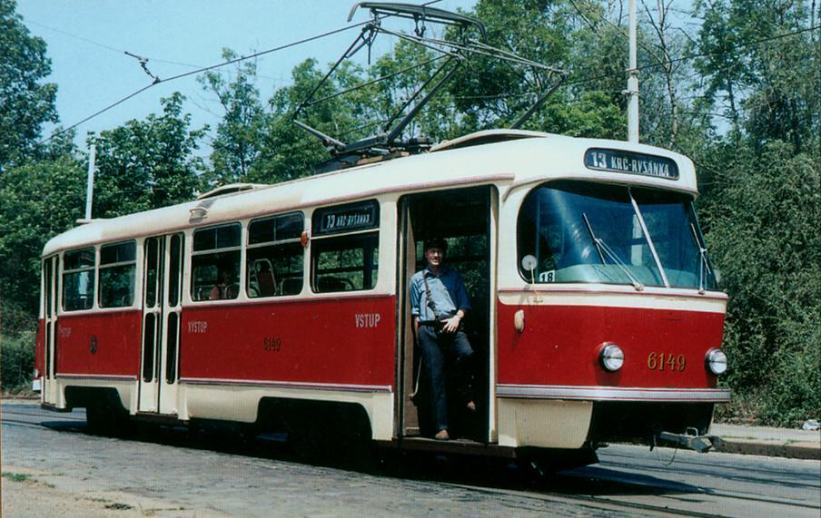 CENA ZA ERGONOMII PROVOZOVANÝCH TRAMVAJÍ T3 PRAŽSKÉMU DOPRAVNÍMU PODNIKU - 2014 Zkušenosti z dalšího vývoje potvrdily, že oblíbené pražské tramvaje T3 (designér František Kardaus) považované dnes už
