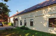 U domu lze zaparkovat, nedaleko je zastávka MHD, ideální poloha. 590263 1.890.000 Kč C 245 Kč/m 2 /měs.