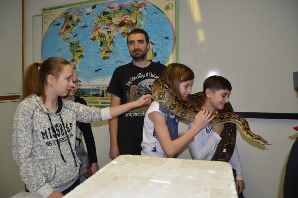 Newsletter Přehled nejnovějších událostí naší školy v 2. čtvrtletí školního roku 2018/2019 Vlakem do Prahy 4. A, B, C Vlakem?