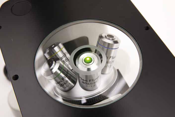 Mikroskopy Mono-, bino-, trinokulární hlavice Výkonné osvětlení s plynulou regulací