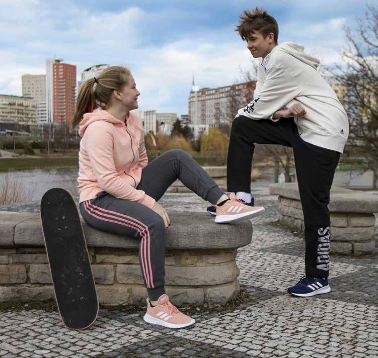 NOVÉ ZÁŽITKY ČEKAJÍ dámská mikina adidas - 1 149