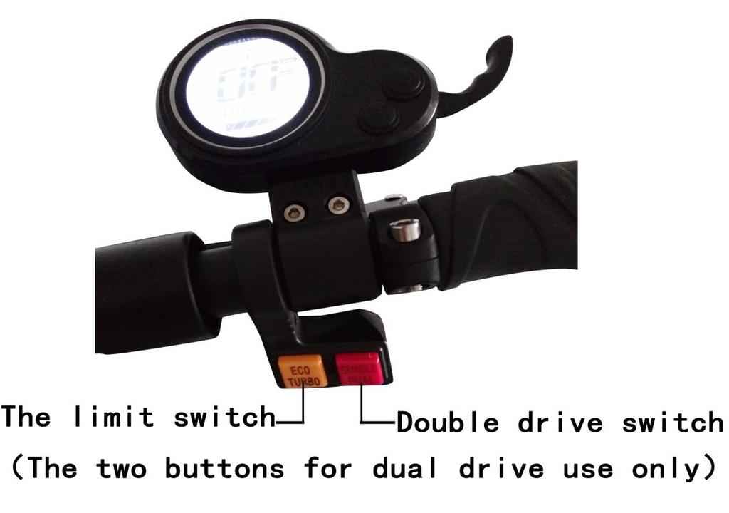 Lighting key- tlačítko pro zapnutí osvětlení Ulock key- tlačítko pro odemykání, před každou jízdou je nutné koloběžku odemknout pomocí Unlock key Turn off key- tlačítko pro vypnutí a zamčení Světla