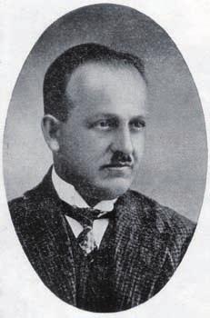 Žákovská knihovna čítala koncem roku 1928-1929 celkem 721 čísel českých knih o 851 svazcích, 57 knih německých, 59 časopisů a 30 čísel vnitřního zařízení, za něž bylo vydáno 15.025 Kč.
