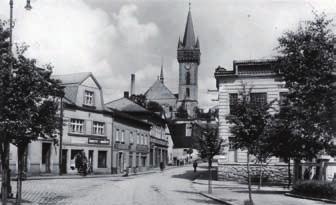 v koncentračním táboře v Linci. Léta plynula, žáci se střídali, občas se změnil i profesorský sbor. Ve školním roce 1934-1935 se změnila organizace ústavu. Ten se skládal ze čtyř oddělení: 1.