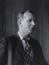 I. Willomitzerová 169,2 hr. úd./min. chyb 4% za II. ročník OŠ: 1. H. Špačková 220,- hr. úd./min. chyb 2,2% 2. H. Dostálová 180,- hr. úd./min. chyb 2,2% 3. E. Werdánová 162,2 hr. úd./min. chyb 2,7% Téhož dne se konal také závod v těsnopisu, kterého se zúčastnilo celkem 12 žáků.