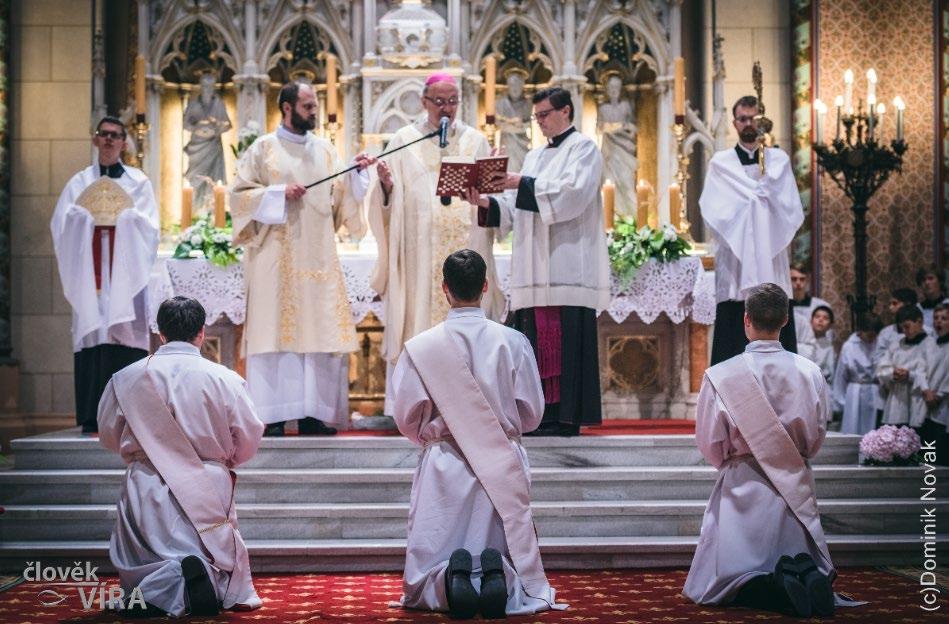 Václava na kněze olomoucké arcidiecéze vysvěceni tři kandidáti - Ondřej Poštulka ze Svitav, Jan