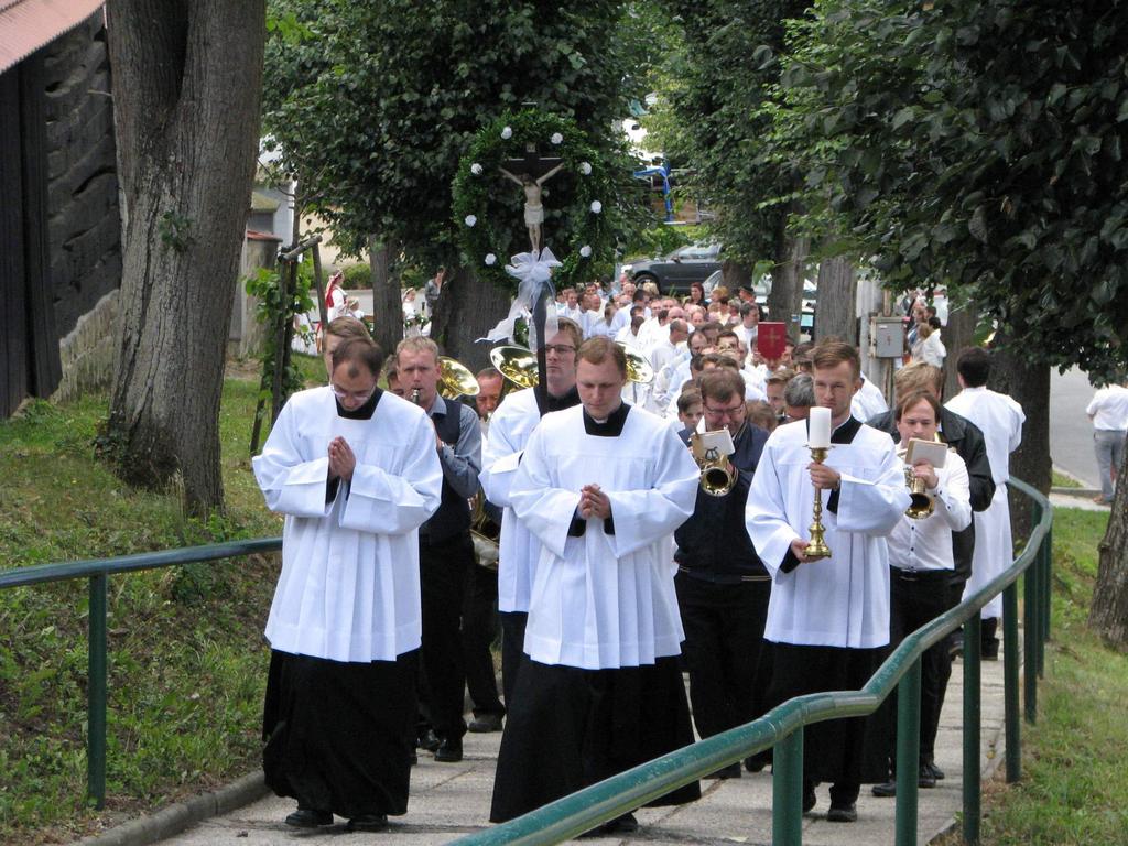 novoknězi Ing. Bohumil Vráblík a jeho teta Ing.