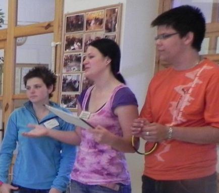 Tato úžasná trojce vnesla do našeho běžného života hodně humorů a dobré nálady. Pomáhali nejen úseku přímé péče, ale byli k ruce i terapeutkám. Přesvědčili se, že v našem domově není žádná nuda.
