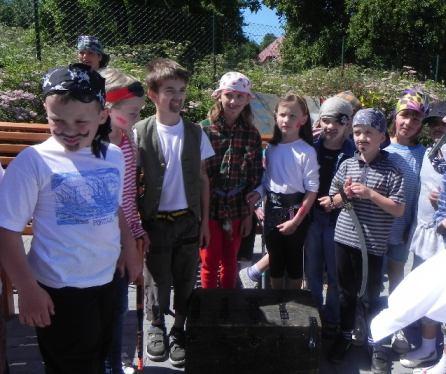 Pak už jen zbývalo najit truhlu a klíče použit k jejímu otevření.