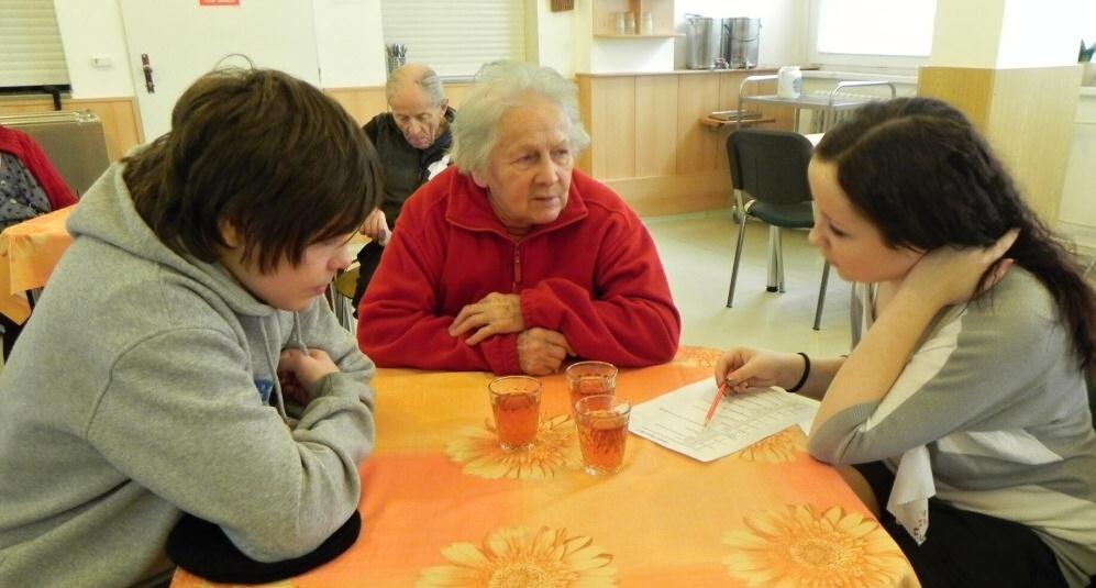 Mladí studenti byli mile překvapeni, jak senioři bravurně ovládají naše dějiny, včetně jmen dávných panovníků, či