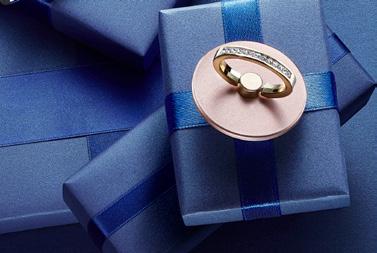 XXL 899,00 429 Tabulku velikostí naleznete na www.avon.cz.