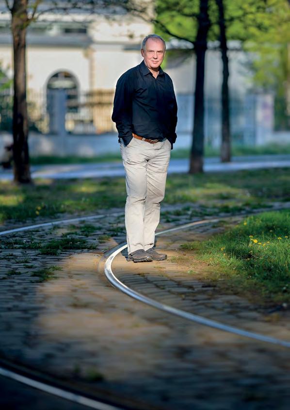TÉMA PORTRÉT Text: Petr Vítů Ptal se: Zdeněk Bek Foto: Petr Hejna JAK SE RODÍ WEB?