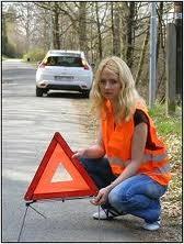 Danger = Nebezpečí Zabezpečit místo události = bezpečně za pacientem automobil parkovat ZA