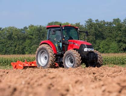 Traktor nabízí zadní tří rychlostní vývodový hřídel, který si s krmným vozem hravě poradí.