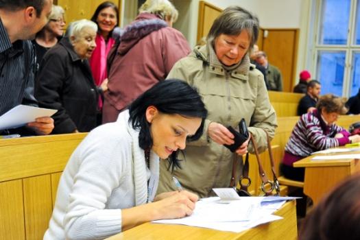 když alternativou je plné neregulovaná výše. Zvyšování se nemá týkat sociálně potřebných, důchodců a držitelů průkazů ZTP/P.