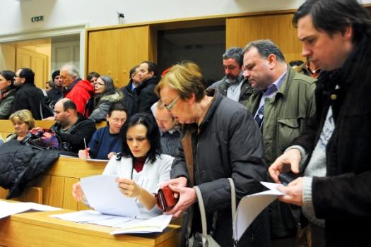 na březnovém zastupitelstvu) pro zlepšení transparentnosti radnice, zveřejňování zakázek a smluv na webu MČ, zveřejňování informací o majetku MČ a jeho správě, umožnit zastupitelům náhled do účetní