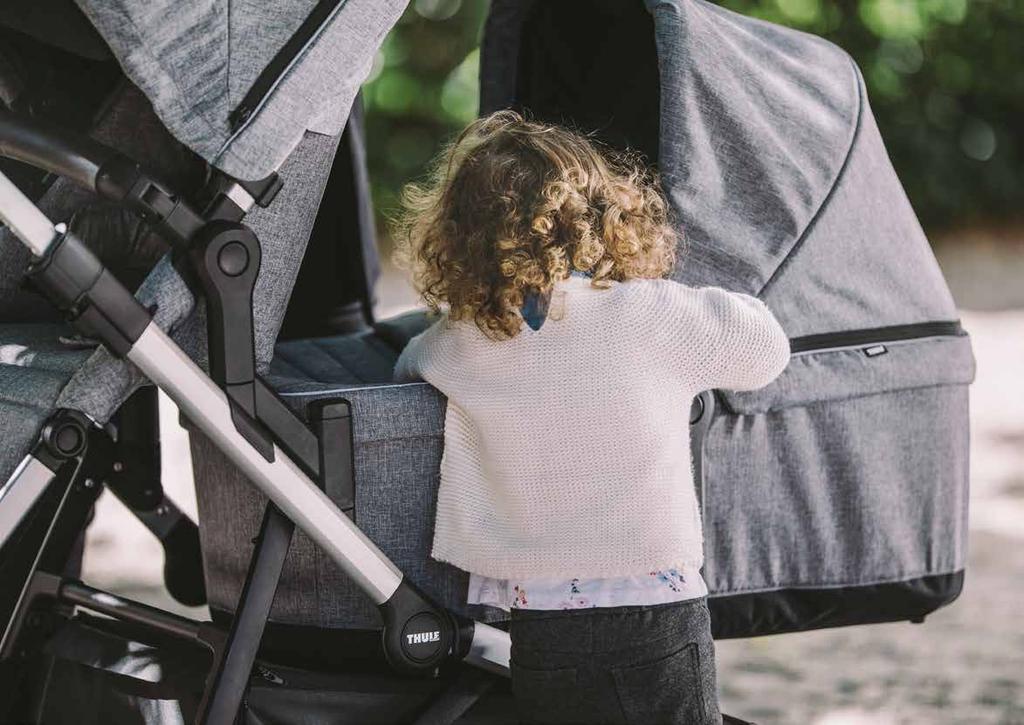 Kočárky příslušenství Thule Sleek Kočárky 11000100 Grey Melange 11000101 Midnight Black 11000102 Shadow Grey 11000104 Navy Blue 11000100 11000103 Grey Energy Melange Red 11000108 Black on Black