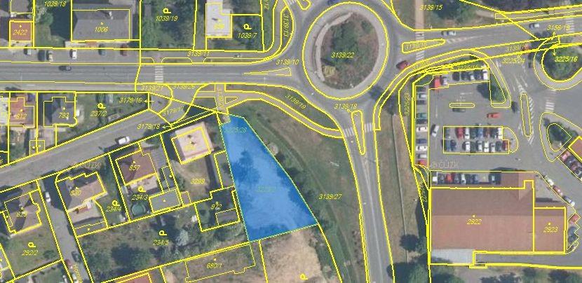 4. Záměr prodeje části pozemku p. č. 583/1 o výměře cca 300 m 2 z celkových 49.654 m² ostatní plocha v k. ú. Stříbro.