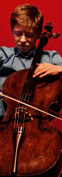 Soutěžící / Competitors Tomáš Prchal, Nizozemí laureát Heranovy Violoncellové soutěže 2017 Tomáš Prchal (*30. 11. 2004) začal hrát na violoncello v pěti letech.