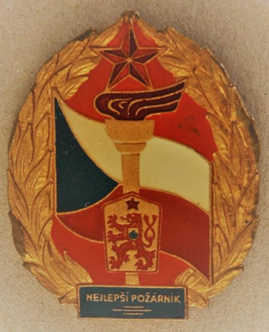 VYZNAMENÁNÍ A ČESTNÉ ODZNAKY ČS. PRACOVNÍKŮ POŽÁRNÍ OCHRANY Z POVOLÁNÍ (5. ČÁST) Československo od roku 1961 odznaky socialistické soutěže Ing.